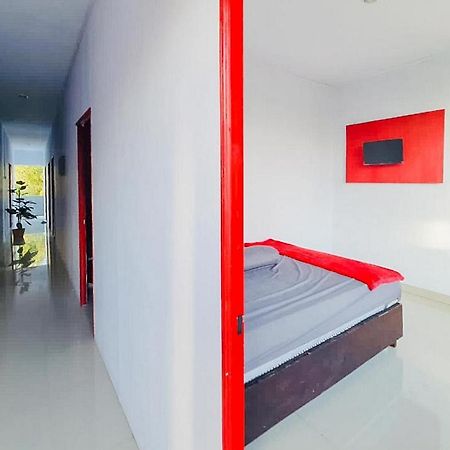 Sky Residence Tomohon Mitra Reddoorz Buitenkant foto