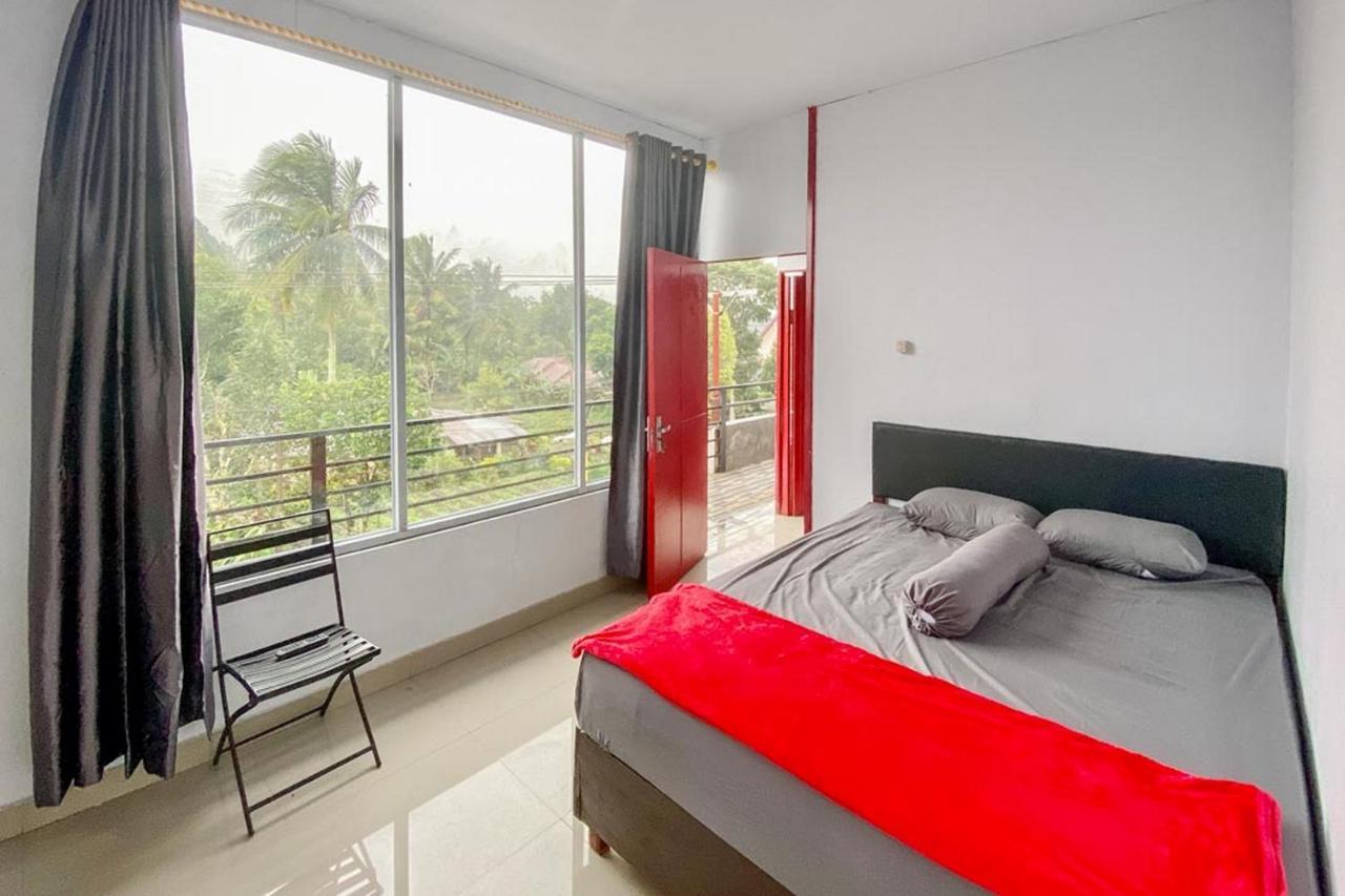 Sky Residence Tomohon Mitra Reddoorz Buitenkant foto