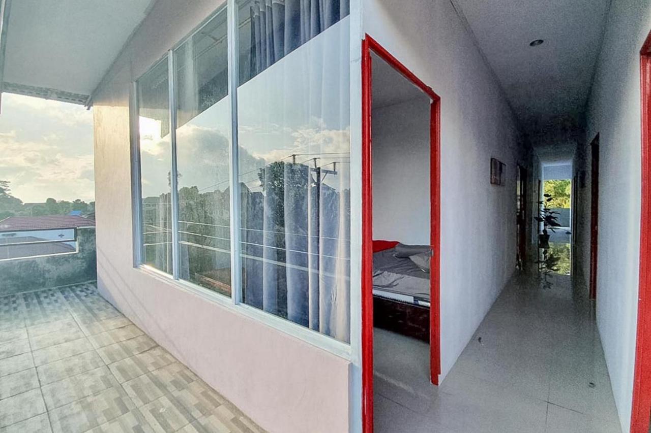Sky Residence Tomohon Mitra Reddoorz Buitenkant foto
