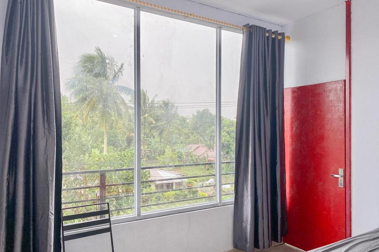 Sky Residence Tomohon Mitra Reddoorz Buitenkant foto